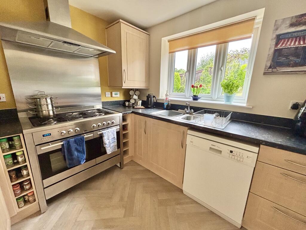 Kitchen / Breakfast Room