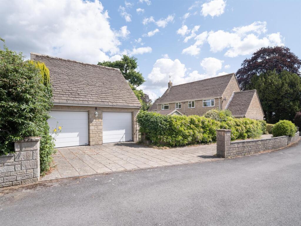 6 St Josephs Drive-32.jpg
