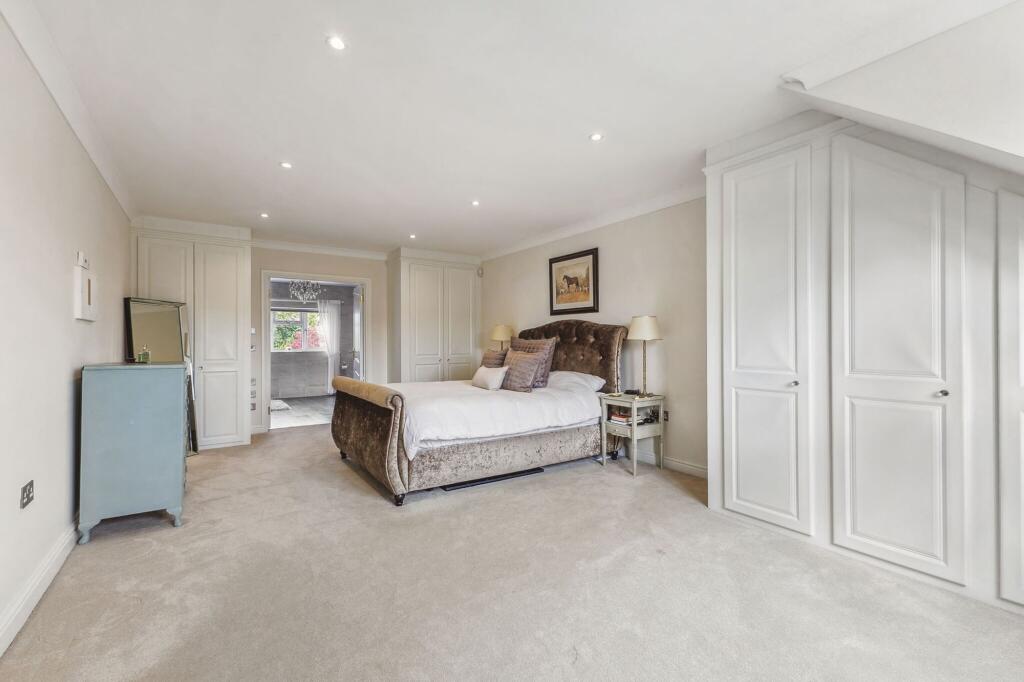 Principal bedroom