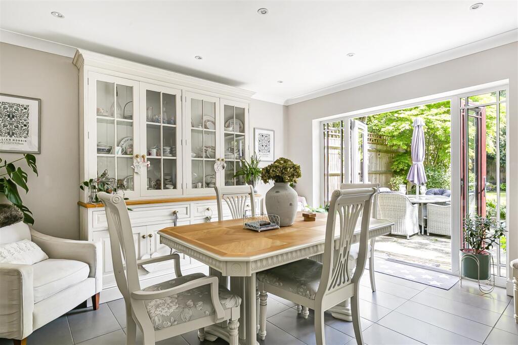 24_52882.jpg