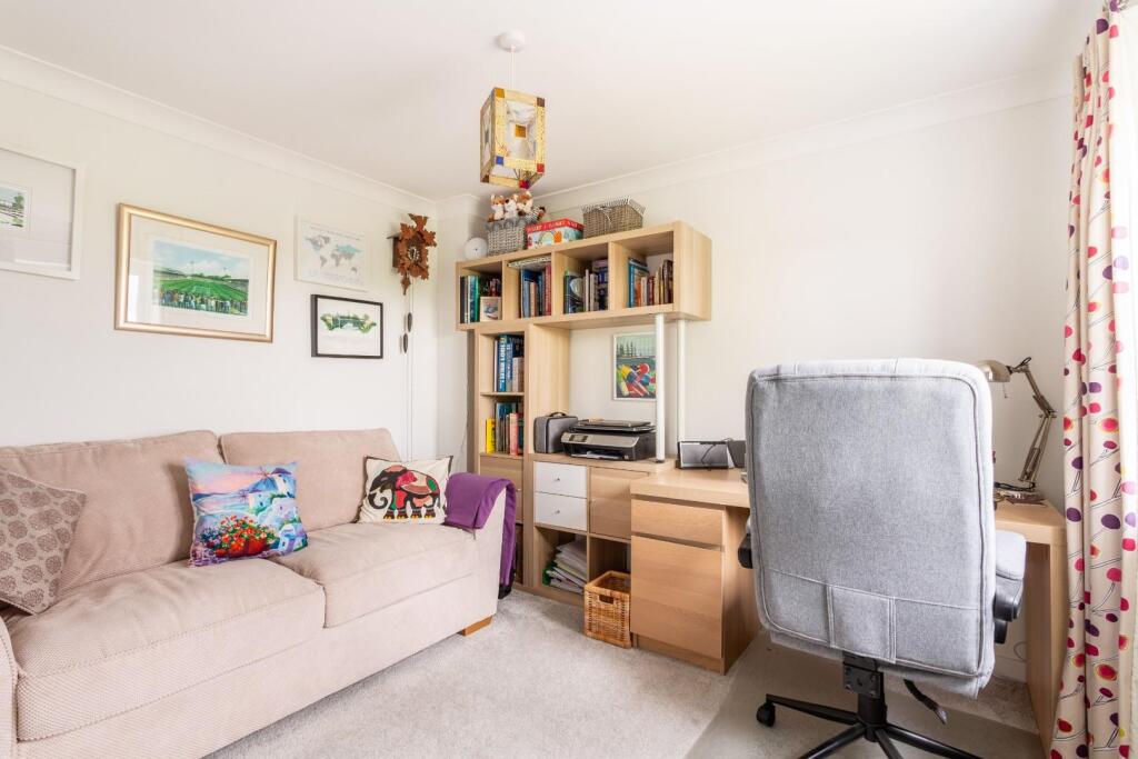 Charlwood Drive-24.jpg