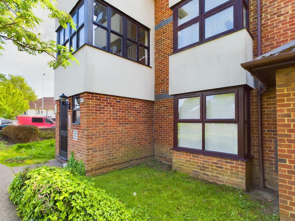 CAM01543G0-PR0027-STILL010