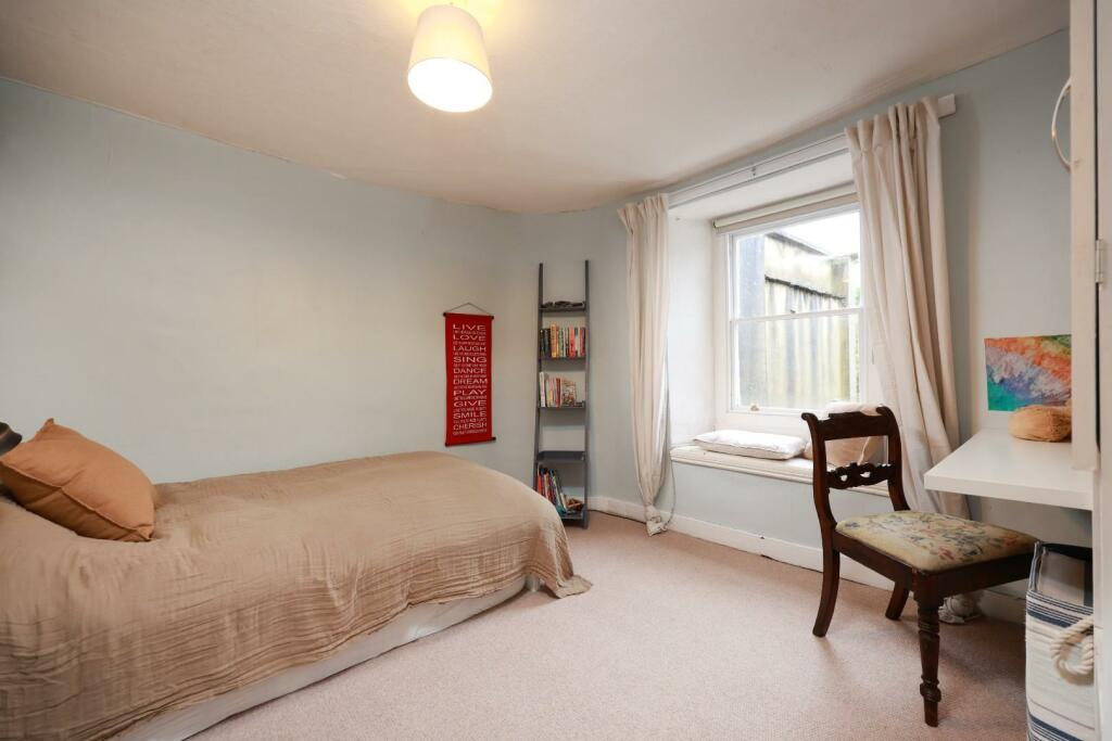 24 Montague Hill 45.JPG