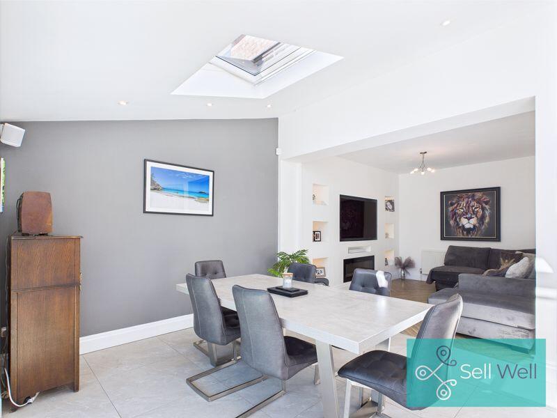 Dining/Sitting Area