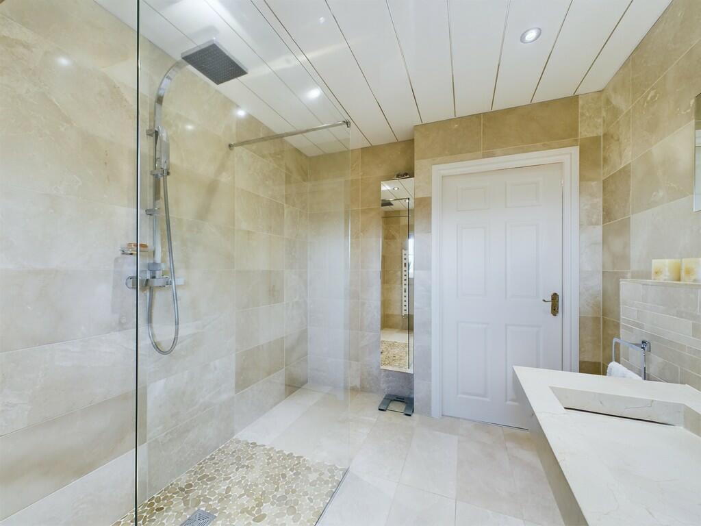 CAM02060G0-PR0256...