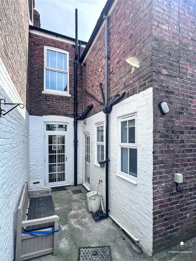 01323 438506
