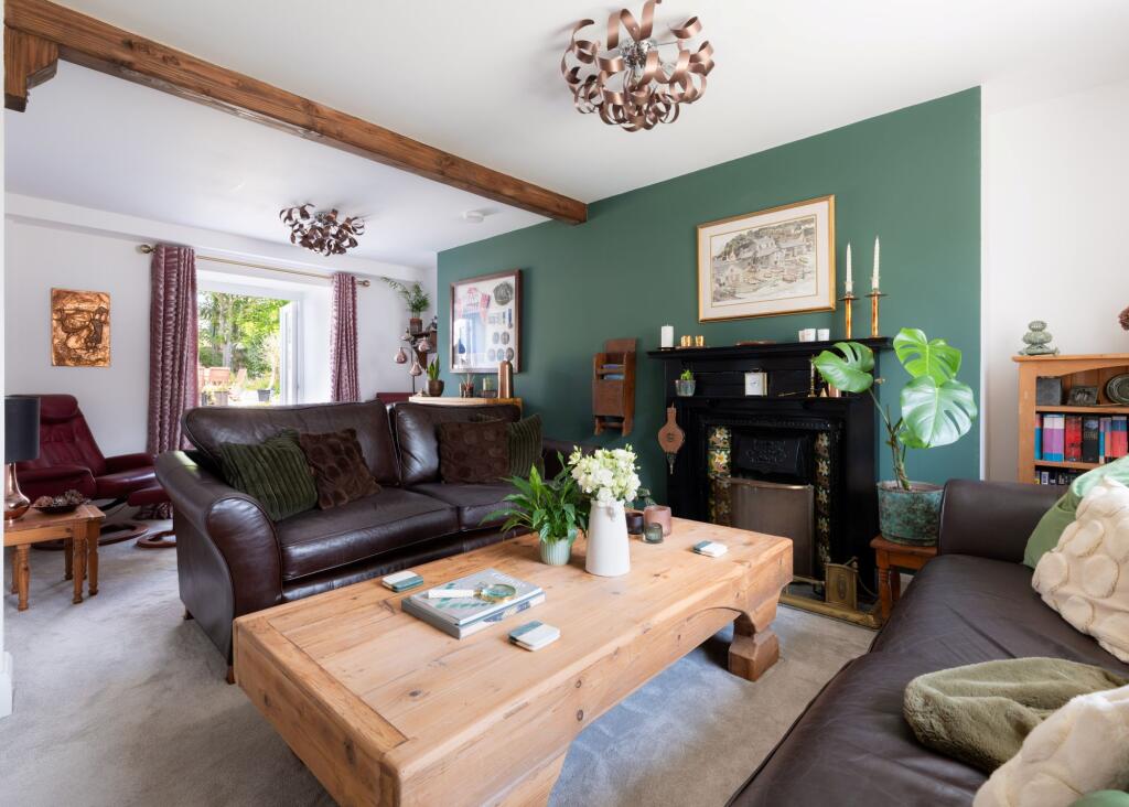 6825fe2b28e76_Hill View-18