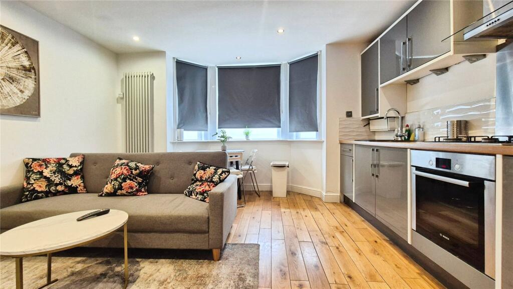 Reception/Kitchen