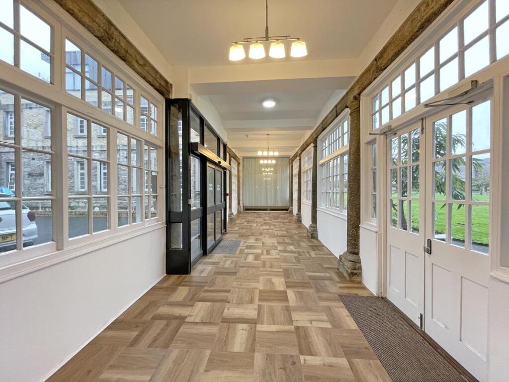 Evans Court 1a, Craigie Drive - Colonade 4.jpg