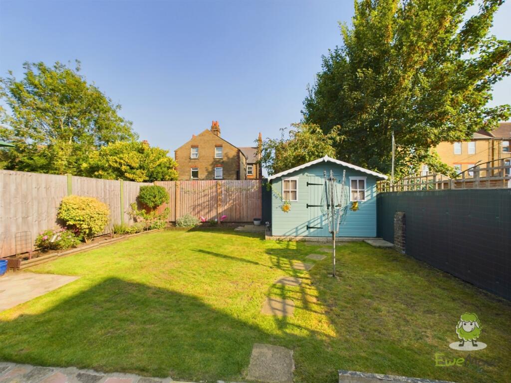 CAM01543G0-PR0097-STILL024