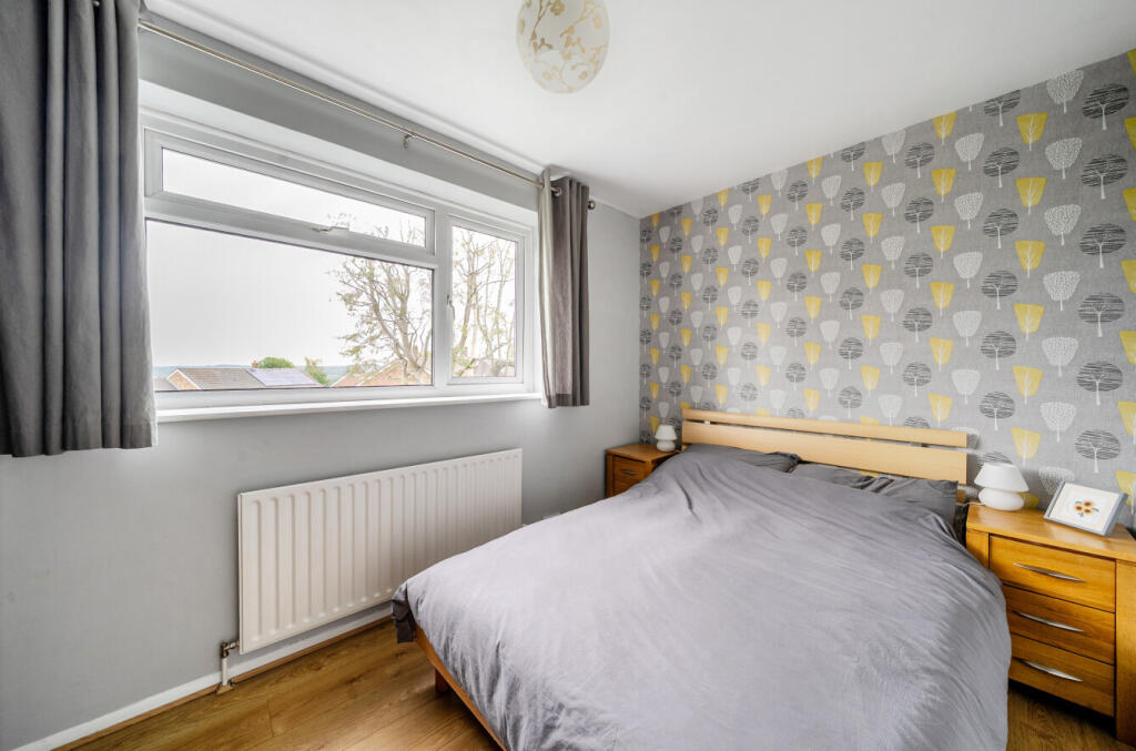 1358888-4-68d6849...