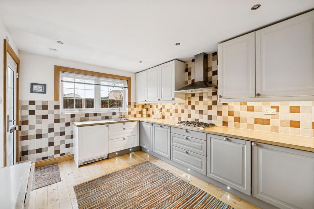 Norman Rise, Livingston, EH54