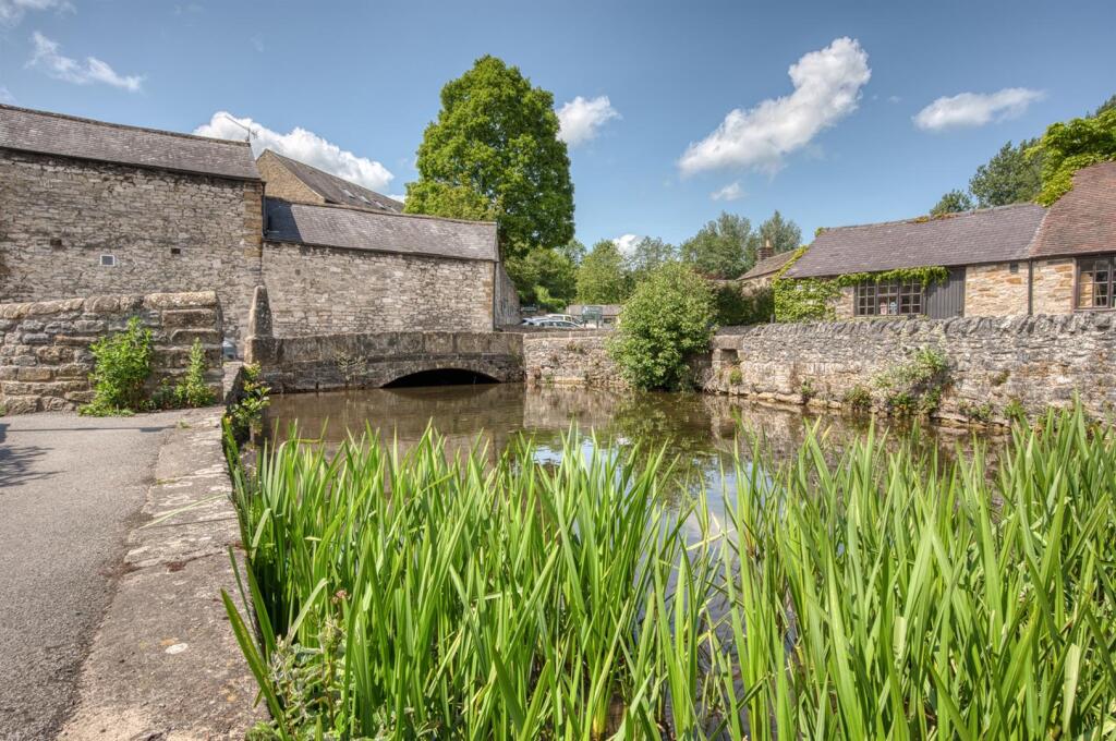 Saxton Mee Waters Edge -0052.jpg