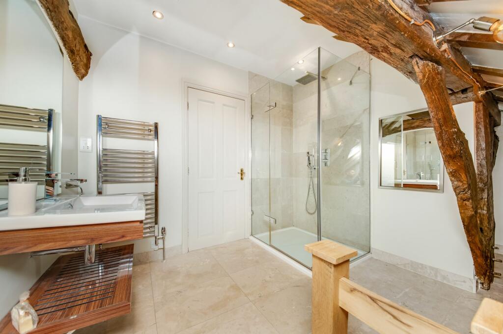 HOUSE BATHROOM