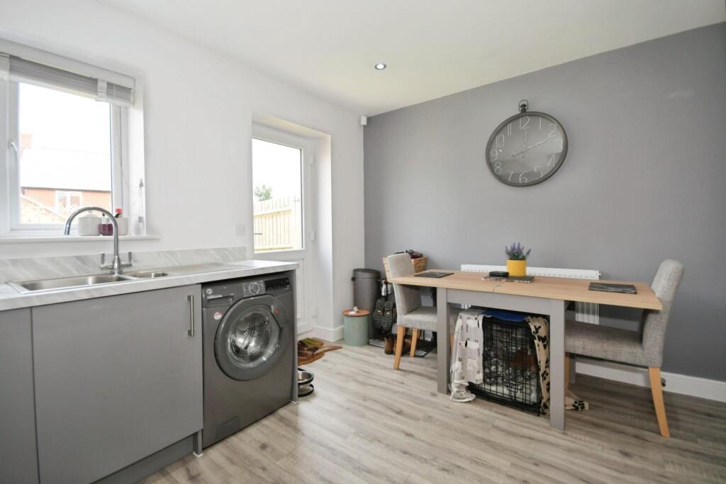 KITCHEN 03.jpg