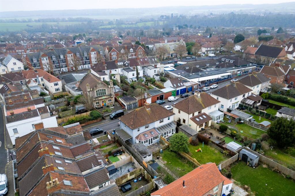 17 Pembroke Avenue, Shirehampton, Bristol BS11 9SJ