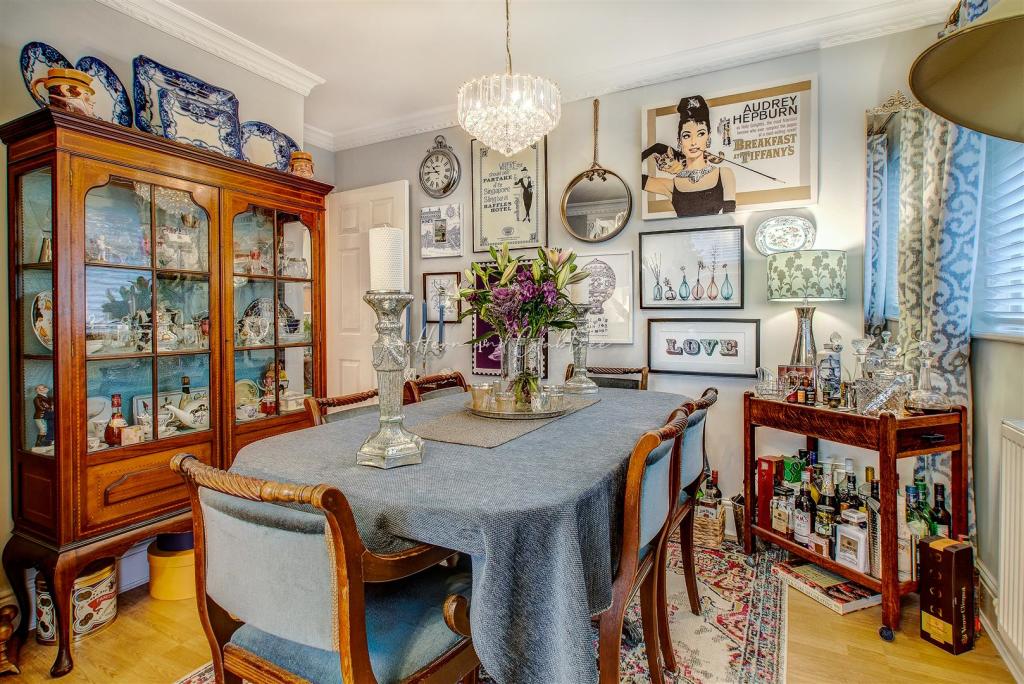 Elan Close, Aberdare, HernCrabtree (10).jpg