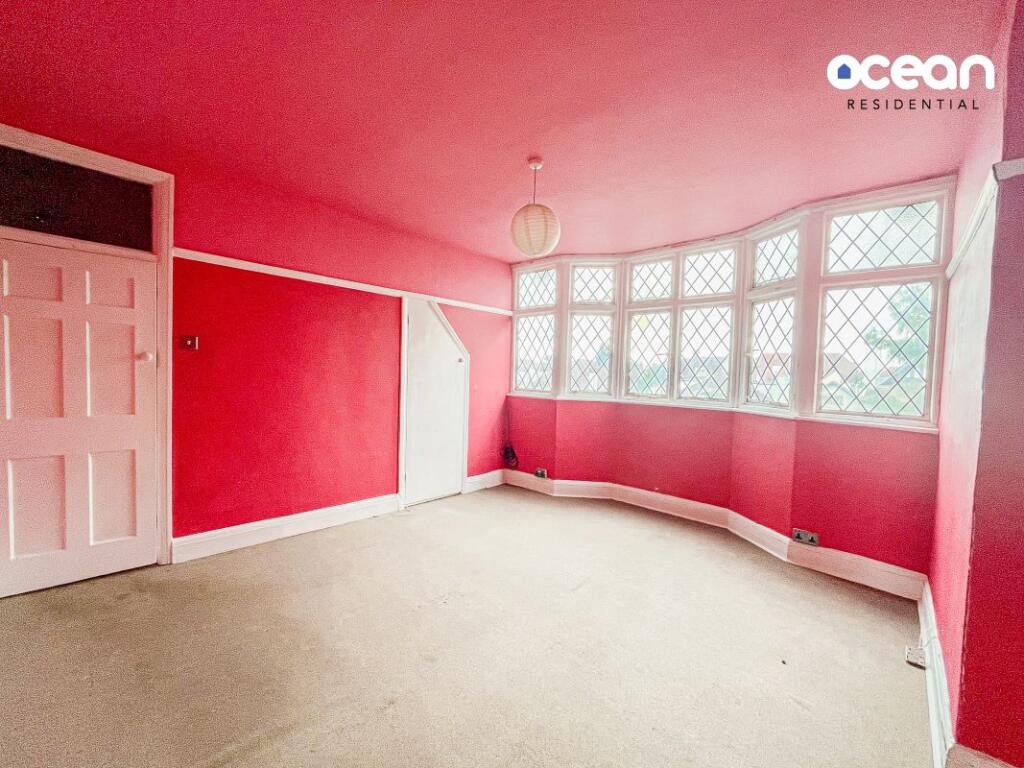 71 Ditton Court Road, Westcliff-on-Sea, Essex, SS0 7HF