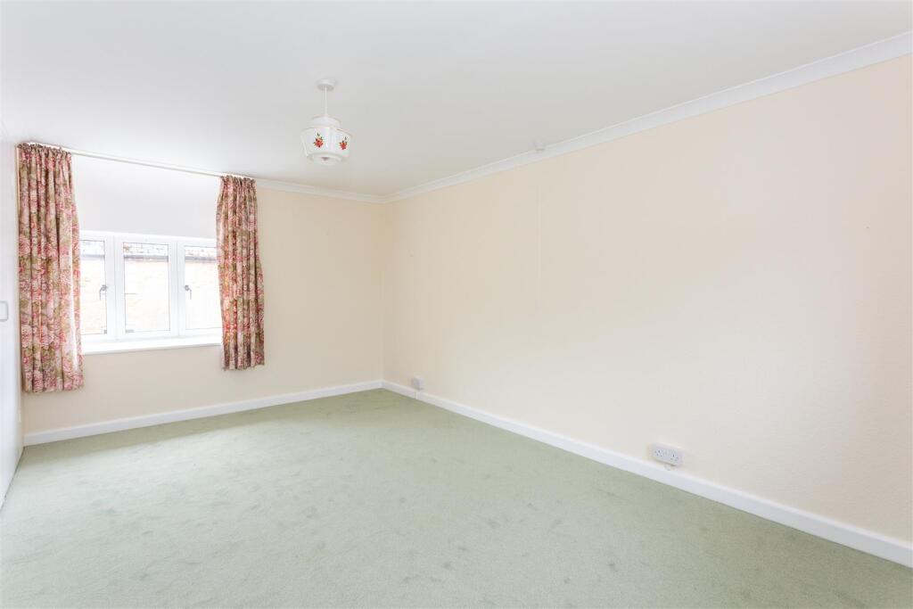 Bedroom One1.jpg