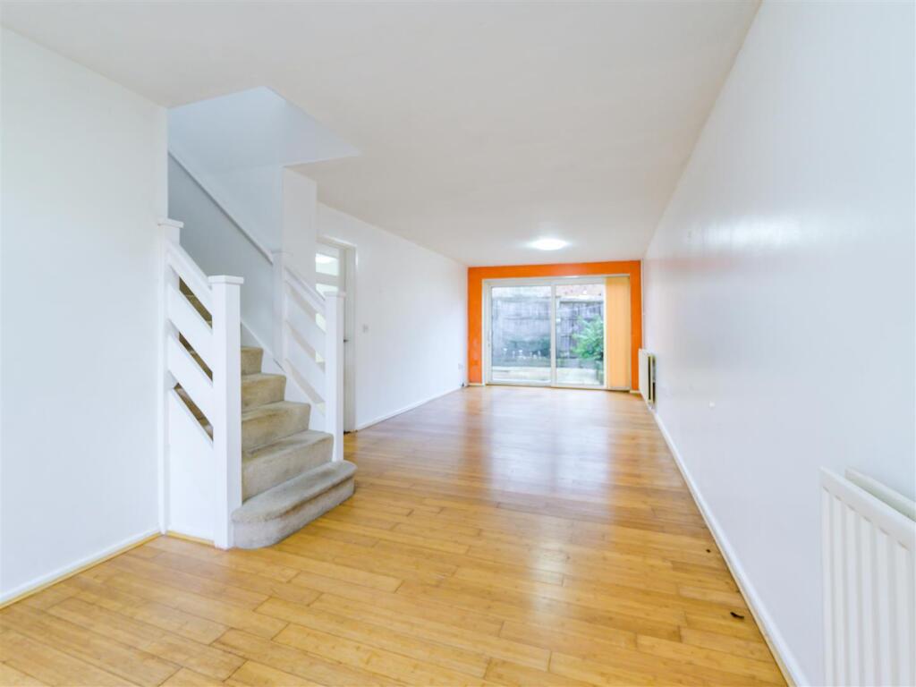 02-12-2025__18-32-32_30_Glenbrook_Walk_04.R6wNA.jp