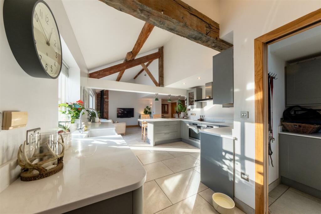 Threshing Barn-015.jpg