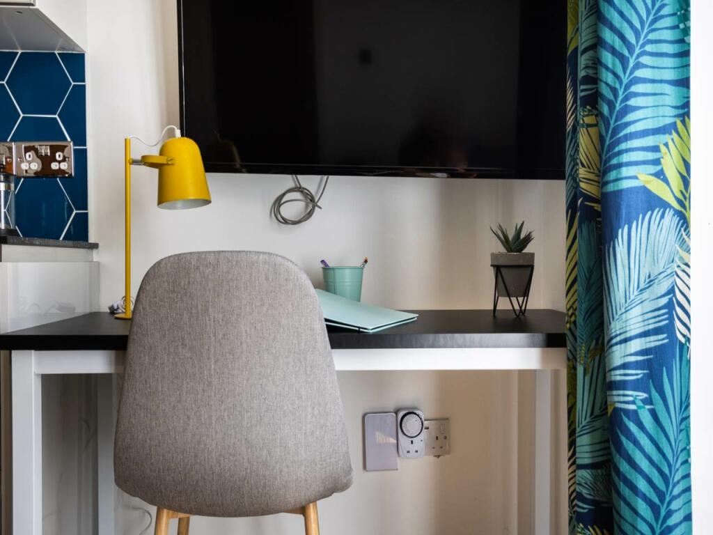 Apt_3_1_WoodlandWay_