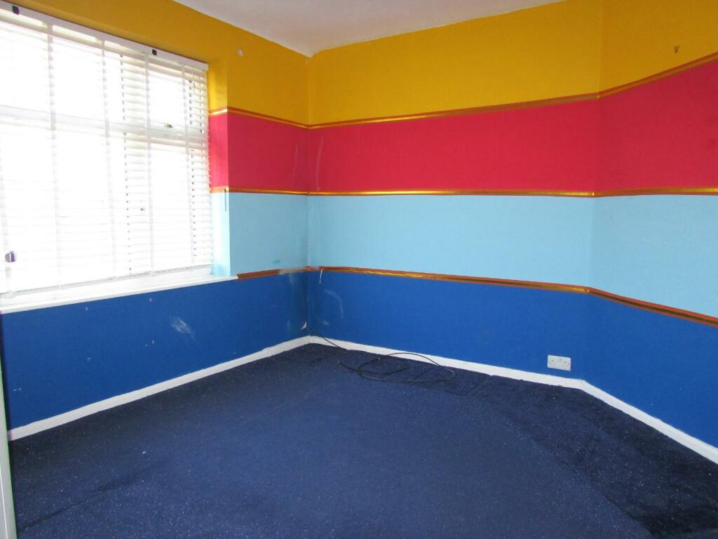 ClaphamSt3bed1.JPG