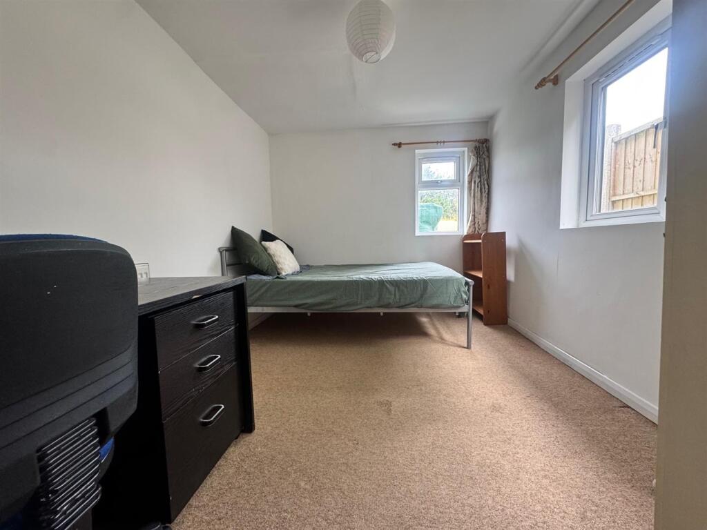 Room 2a.jpg