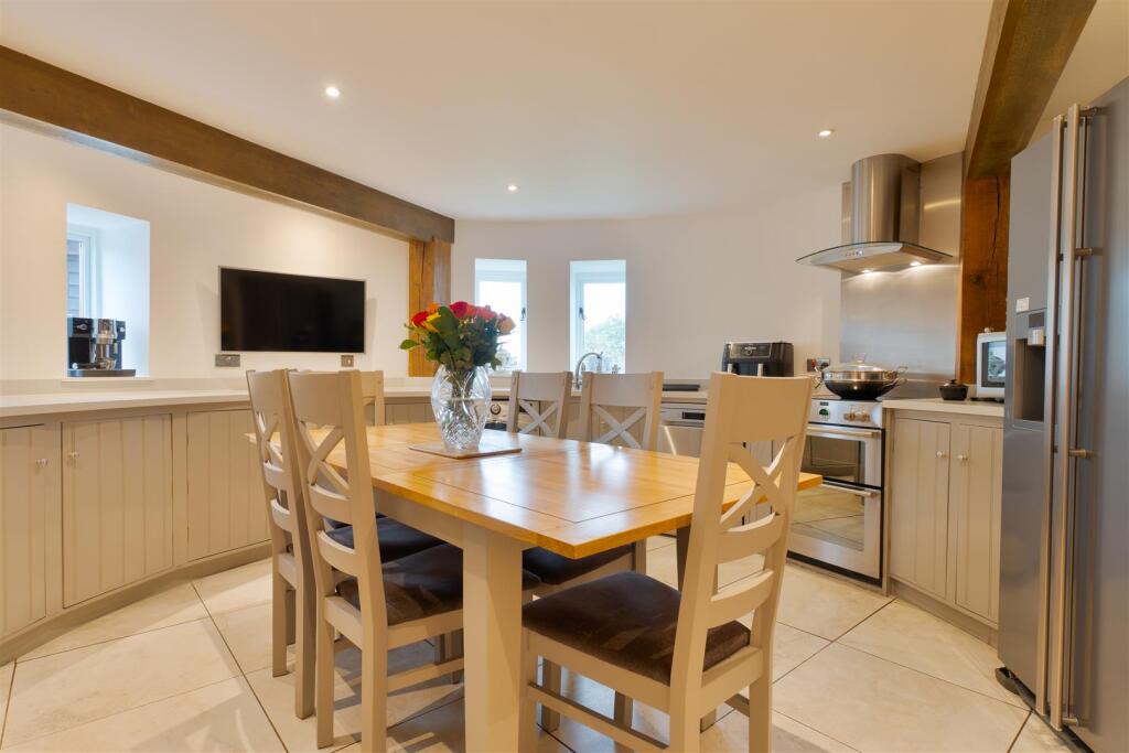 Kitchen - Breakfast Room.jpg