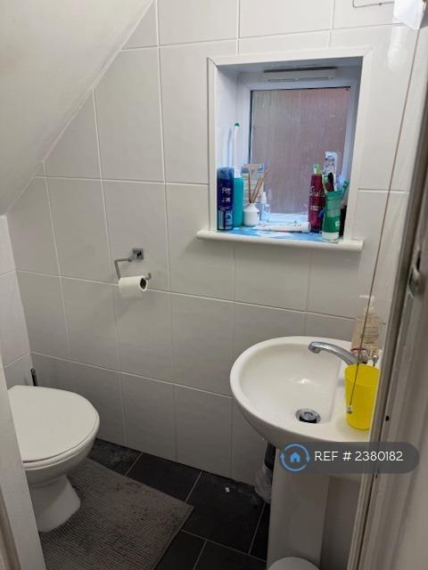 Toilet 2