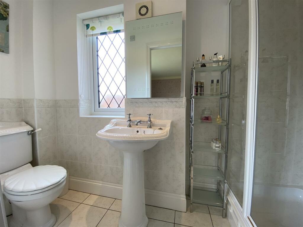 En-Suite Shower Room 577