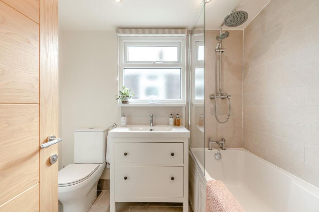 Broughton Hall Road, Broughton, CH4