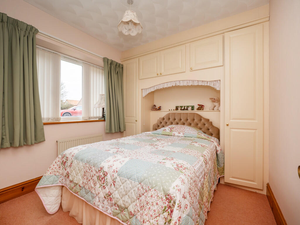 16KestrelClose-5