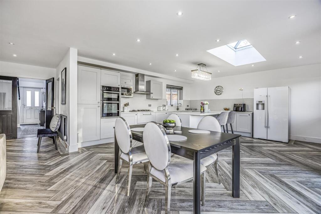 2 Dorrita Avenue, Cowplain-PorticoMarketing-SoldBy