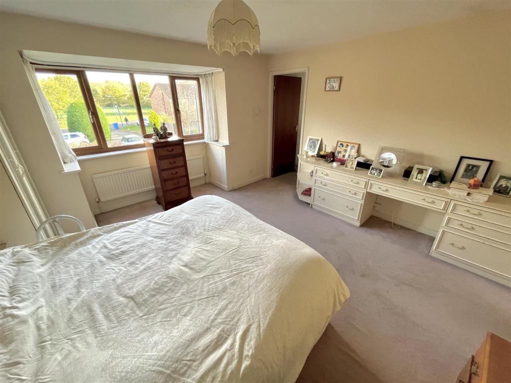 Bedroom 1 Aspect 2.jpg