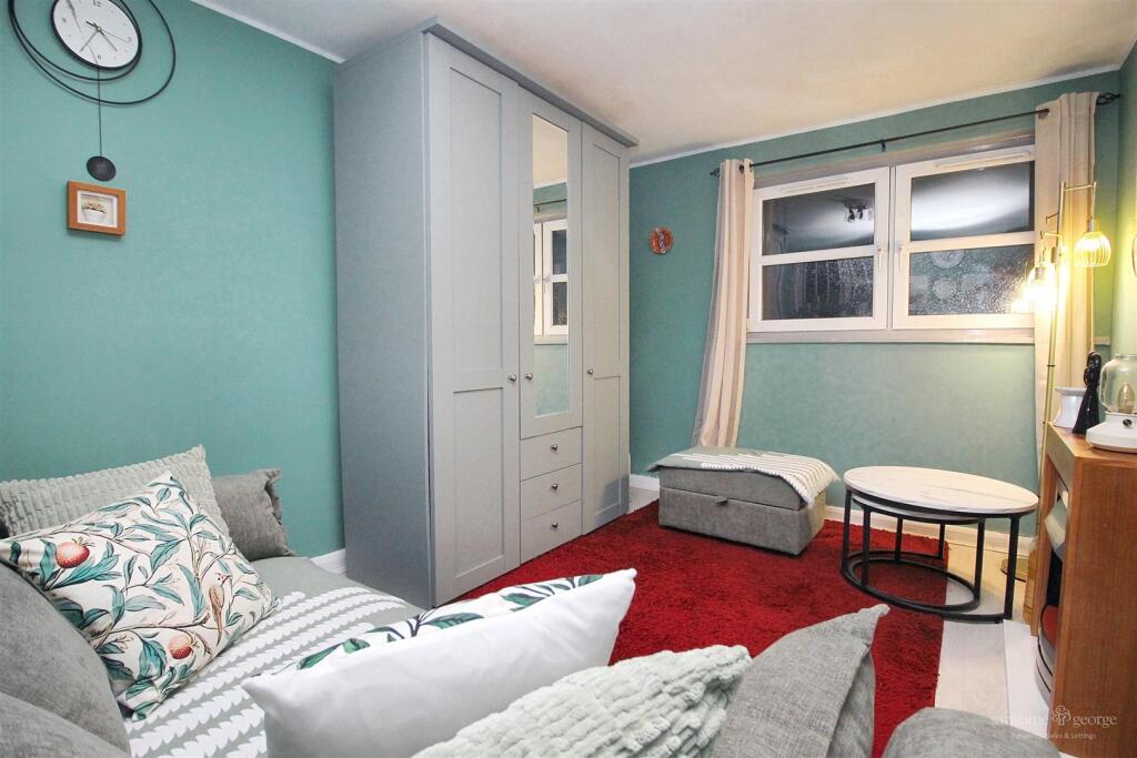 Bedroom 2 / Living Room