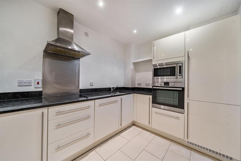 Kitchen 2nd angle.jpg