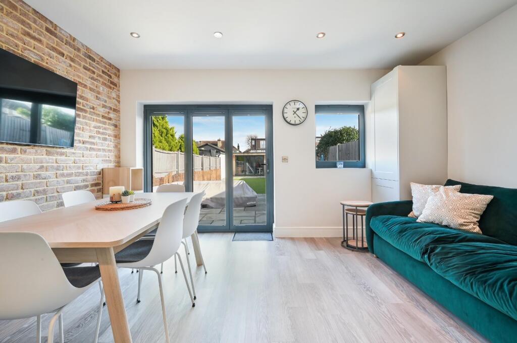 STONELEIGH AVENUE,  (4).jpg