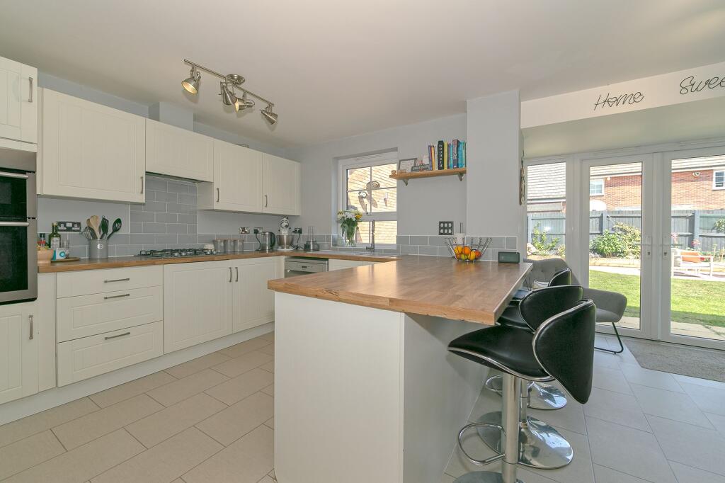 Kitchen/Breakfast Room