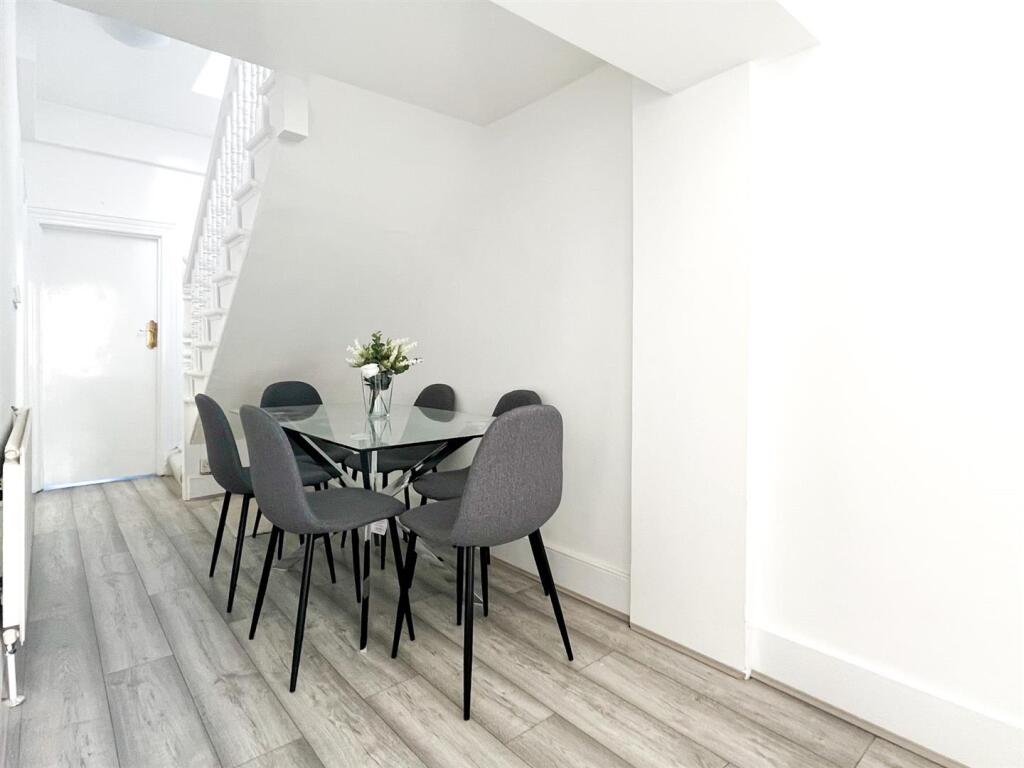 dining area (1 of 1).jpg