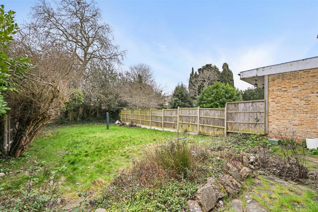 AR - GFF, Twyford Avenue4.JPG