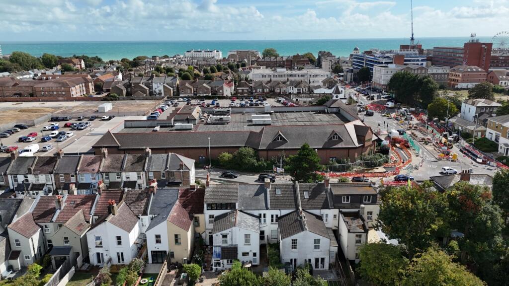 Close to the sea &amp; town centre