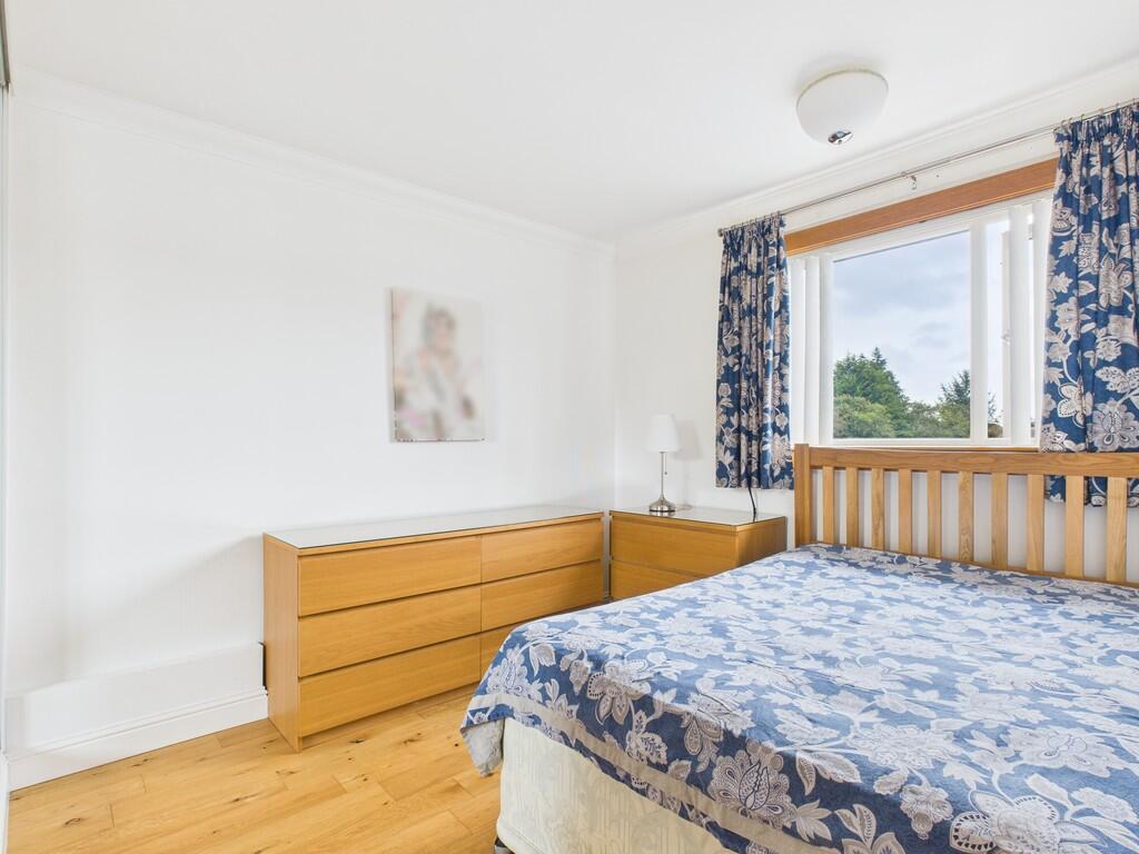 CAM05526G0-PR0042...