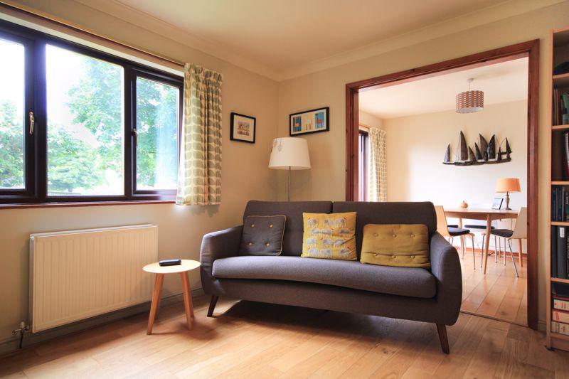 Lounge 2 