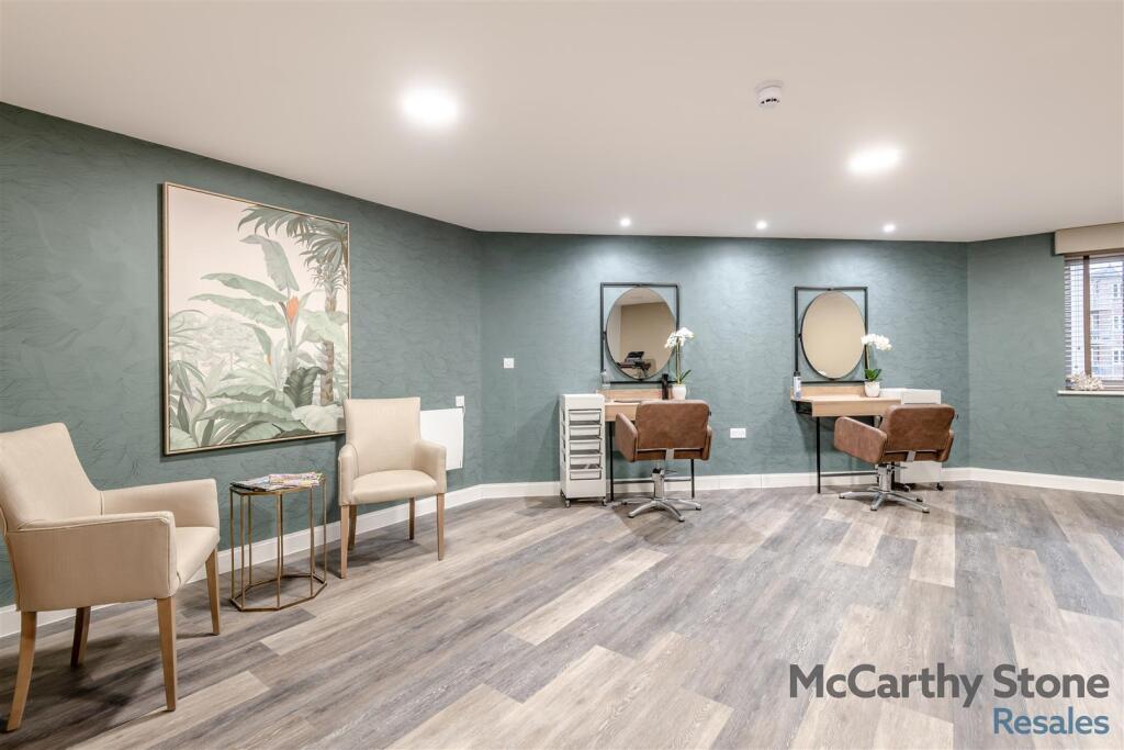 8672597-interior13.jpg