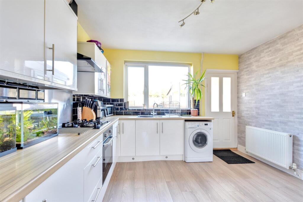 Kitchen_1.jpeg