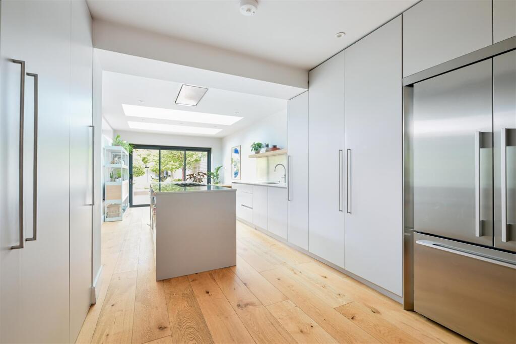 UPPER COURT ROAD,  (1).jpg