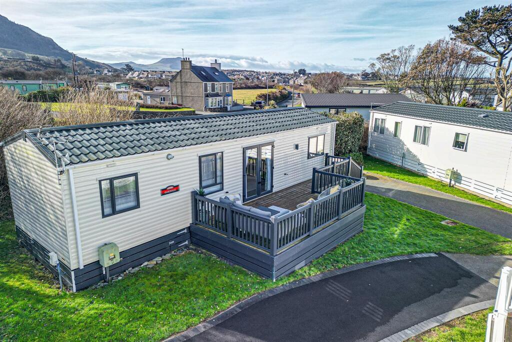 Y4-ABERAFON-PARK-AERIAL-1.jpg