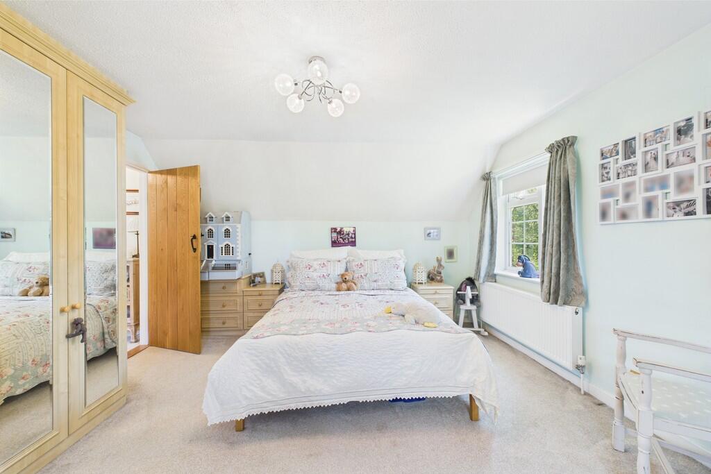 CAM01689G0-PR0465...