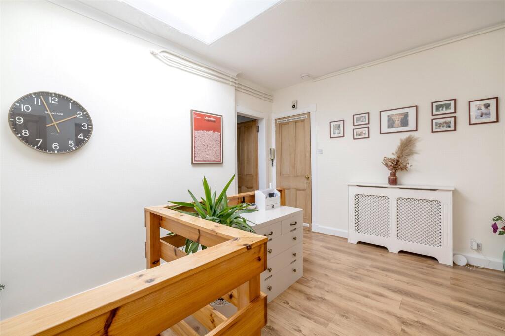 Maxwell St No 8